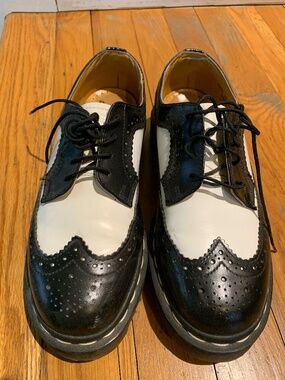 Dr. Marten Saddle Shoes